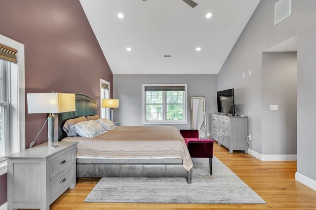 39 Arcola St, Lexington, MA 02420