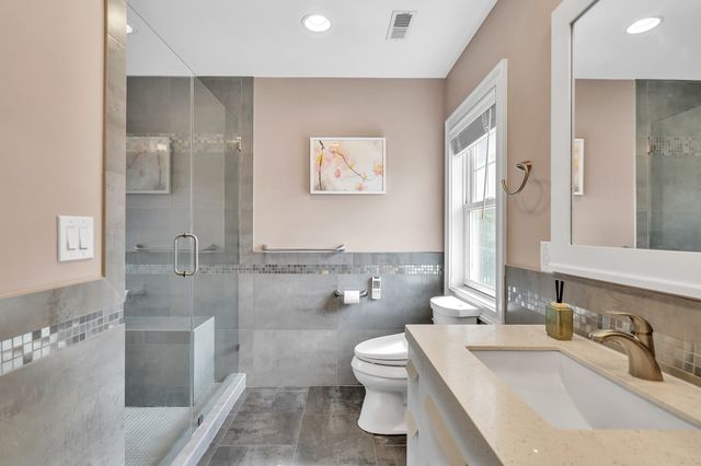 39 Arcola St, Lexington, MA 02420