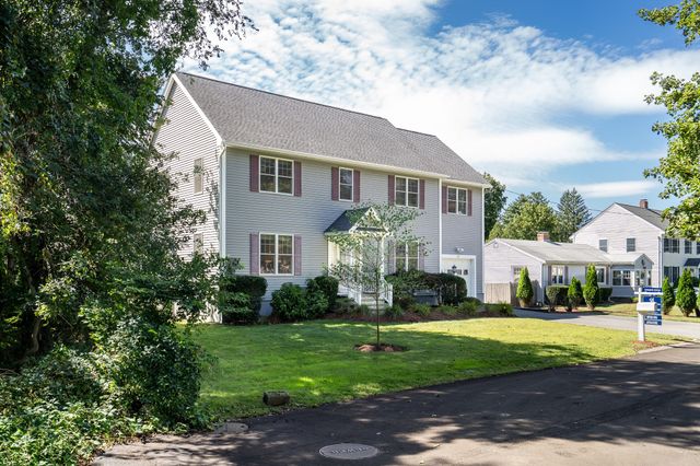 39 Arcola St, Lexington, MA 02420