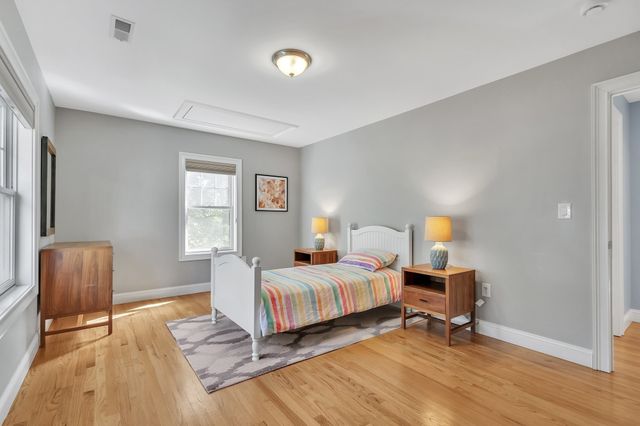 39 Arcola St, Lexington, MA 02420