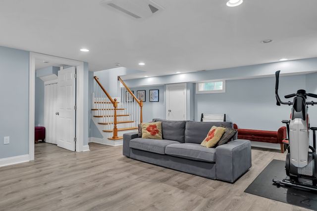 39 Arcola St, Lexington, MA 02420