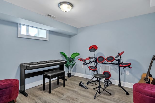 39 Arcola St, Lexington, MA 02420