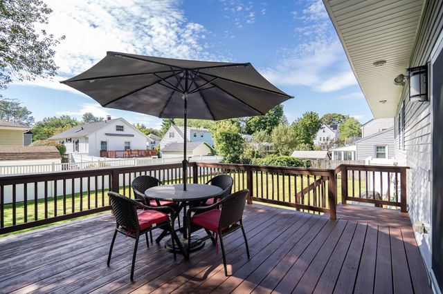 39 Arcola St, Lexington, MA 02420