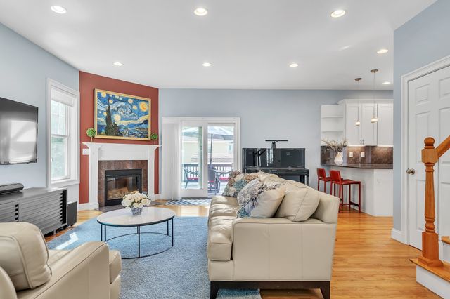 39 Arcola St, Lexington, MA 02420