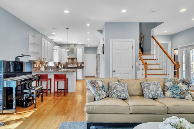 39 Arcola St, Lexington, MA 02420