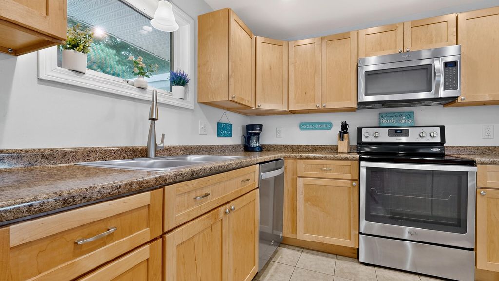 4 Sunset Drive, Old Orchard Beach, ME 04064 — photo 3