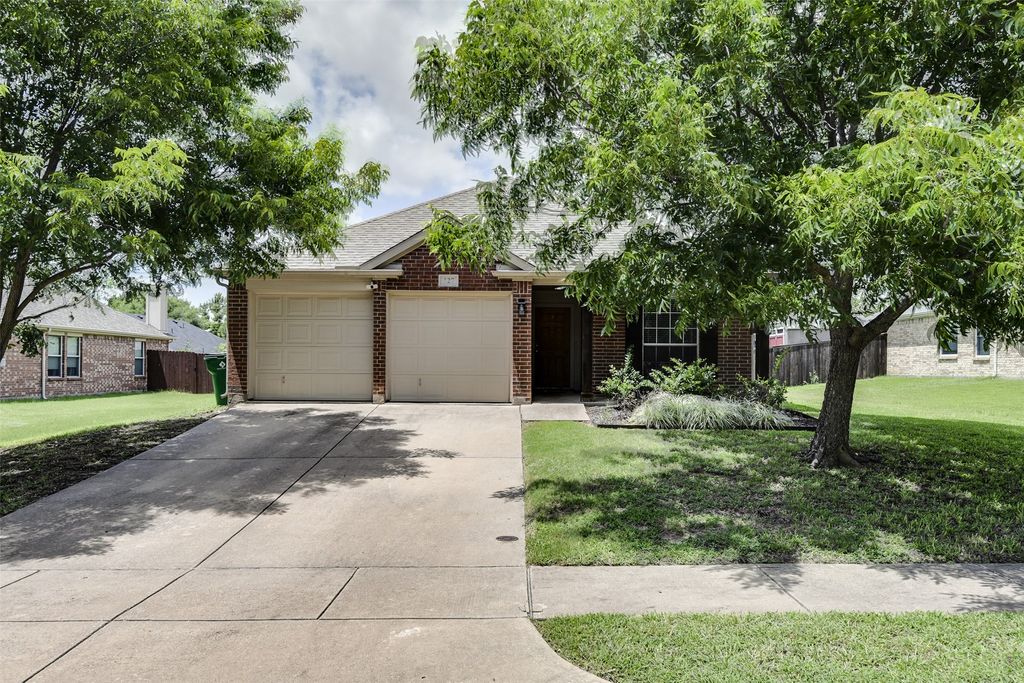 127 Coyote Run, Waxahachie, TX 75165