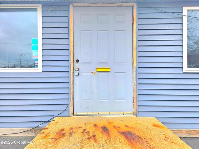 1904 Broadway, Watervliet, NY 12189