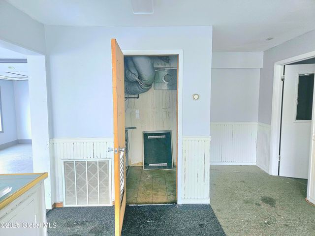 1904 Broadway, Watervliet, NY 12189