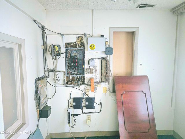 1904 Broadway, Watervliet, NY 12189