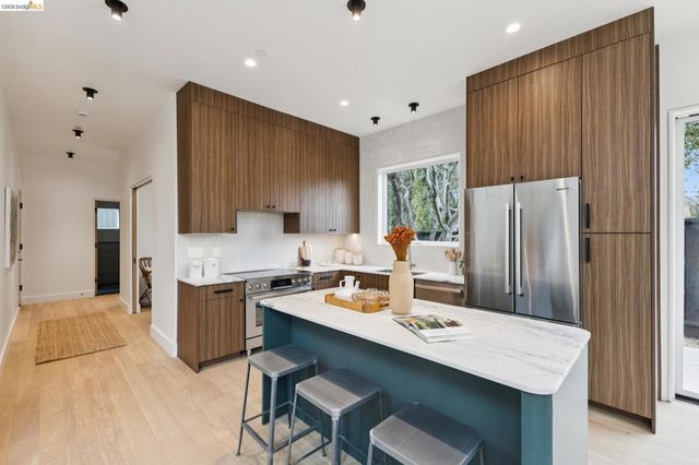 1523 Stuart, Berkeley, CA 94703