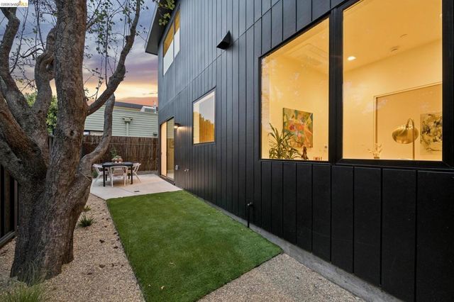 1523 Stuart, Berkeley, CA 94703