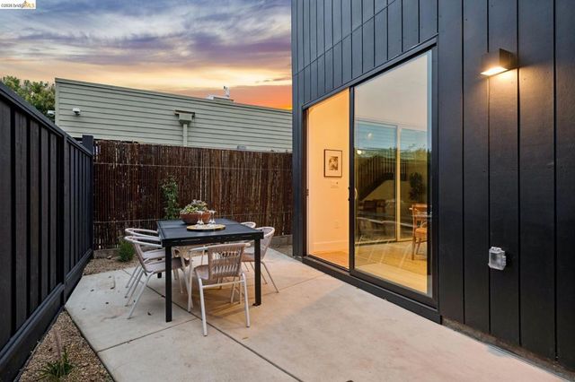 1523 Stuart, Berkeley, CA 94703