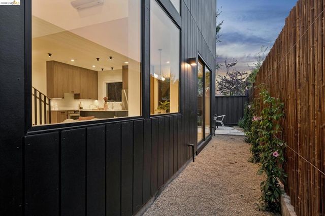 1523 Stuart, Berkeley, CA 94703