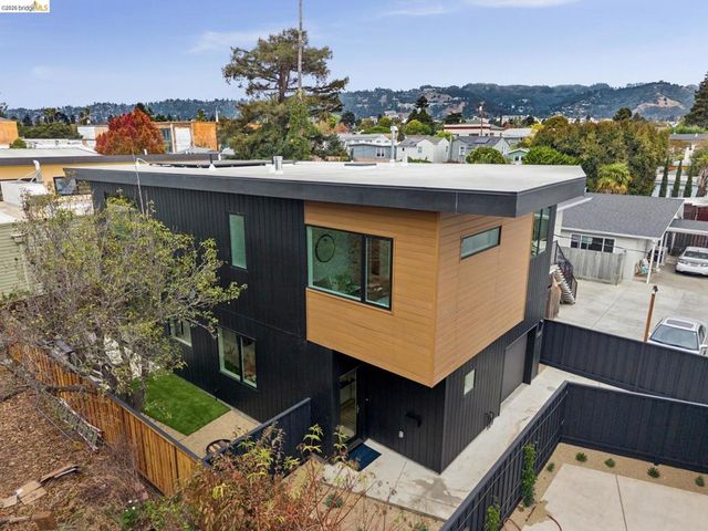 1523 Stuart, Berkeley, CA 94703