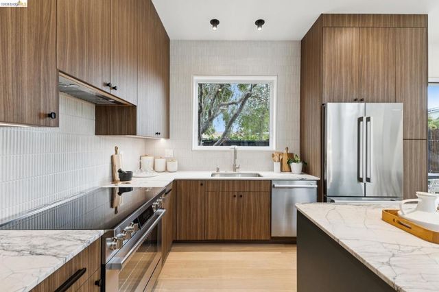 1523 Stuart, Berkeley, CA 94703