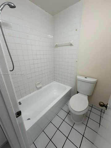 1034 W Jasmine Ln, North Lauderdale, FL 33068