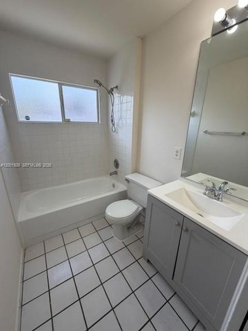 1034 W Jasmine Ln, North Lauderdale, FL 33068