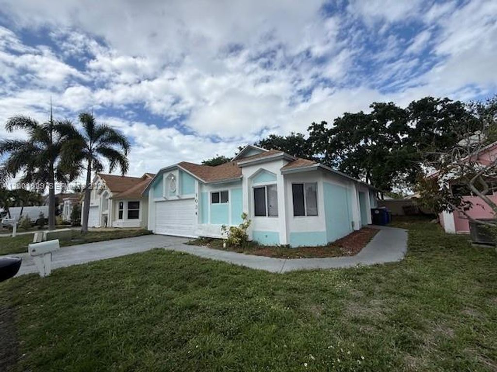 1034 W Jasmine Ln, North Lauderdale, FL 33068