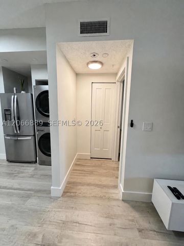6960 SW 39th St E102, Davie, FL 33314