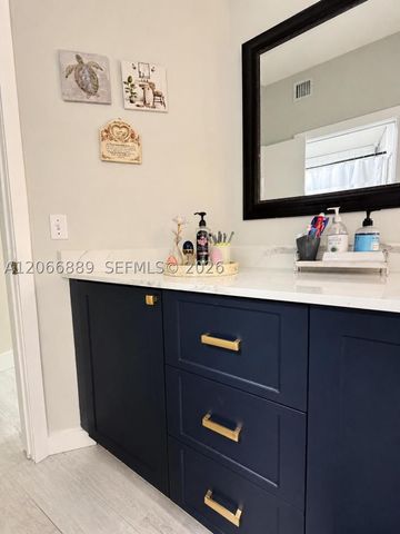 6960 SW 39th St E102, Davie, FL 33314
