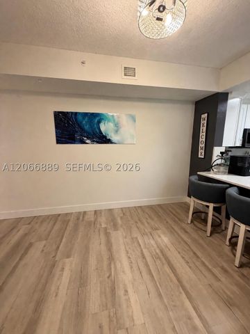 6960 SW 39th St E102, Davie, FL 33314