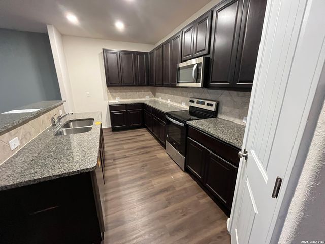 111 Sundrop Trail, New Braunfels, TX 78130