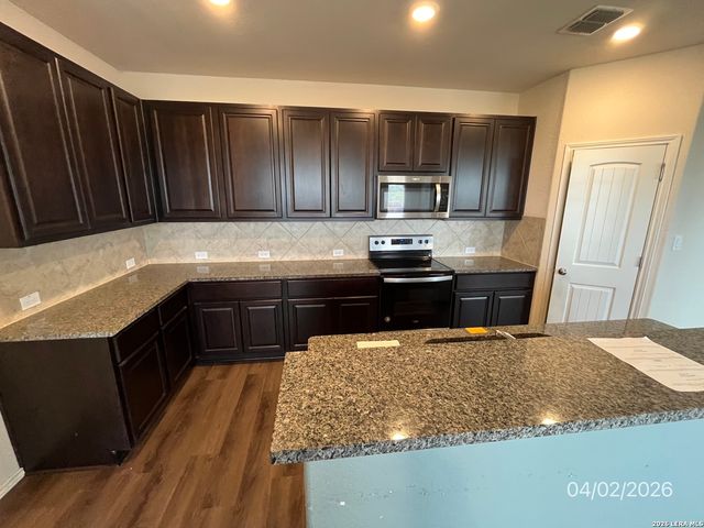 111 Sundrop Trail, New Braunfels, TX 78130