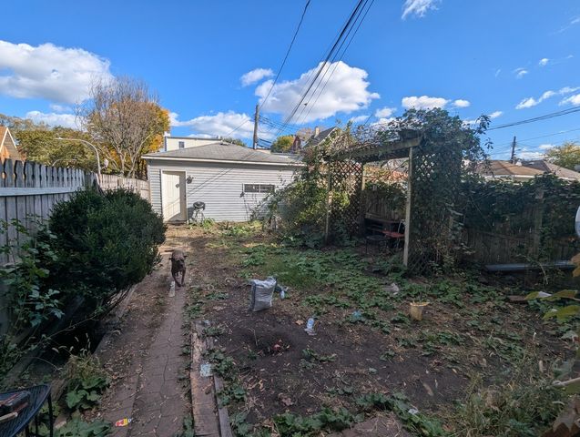 1657 N Monticello Avenue, Chicago, IL 60647