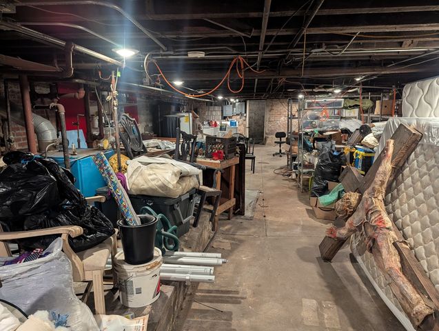 1657 N Monticello Avenue, Chicago, IL 60647