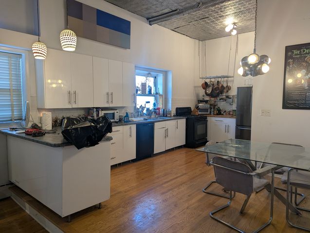 1657 N Monticello Avenue, Chicago, IL 60647