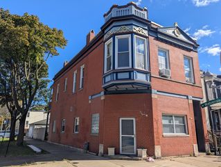 1657 N Monticello Avenue, Chicago, IL 60647