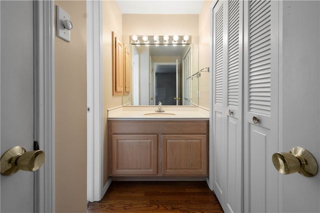 1824 Tilton Drive, Upper St Clair, PA 15241