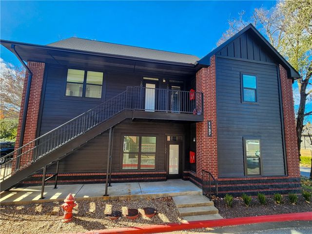 1137 N Leverett Avenue 202, Fayetteville, AR 72703