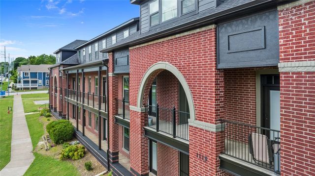 1137 N Leverett Avenue 202, Fayetteville, AR 72703