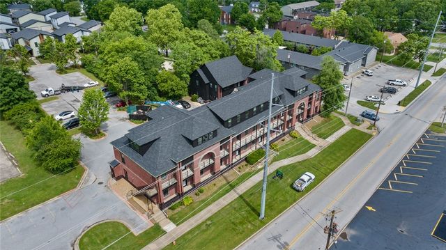 1137 N Leverett Avenue 202, Fayetteville, AR 72703