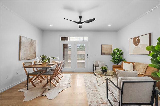 1137 N Leverett Avenue 202, Fayetteville, AR 72703