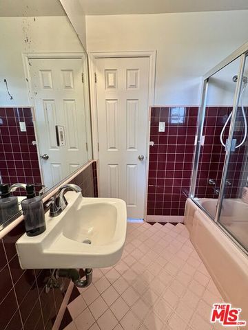 6041 Cleon Avenue, North Hollywood (los Angeles), CA 91606