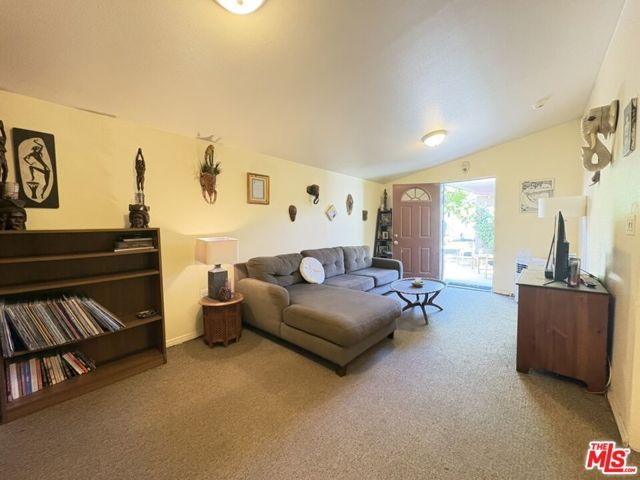 6041 Cleon Avenue, North Hollywood (los Angeles), CA 91606