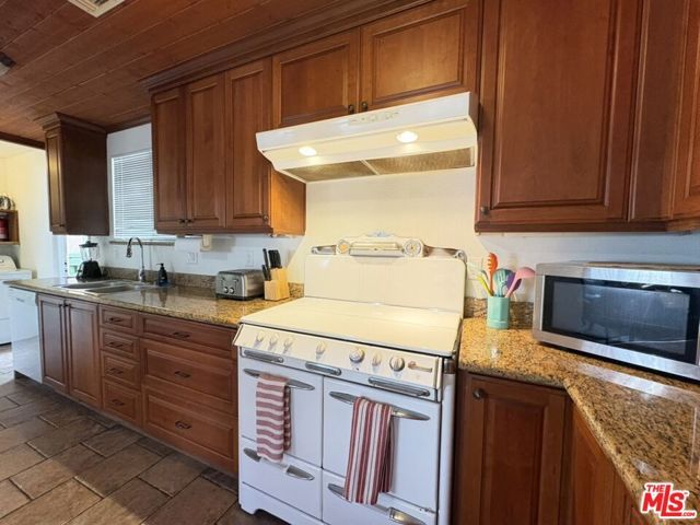 6041 Cleon Avenue, North Hollywood (los Angeles), CA 91606