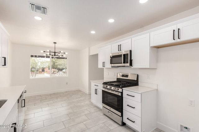 417 S Kenyon Drive, Tucson, AZ 85710