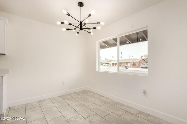 417 S Kenyon Drive, Tucson, AZ 85710