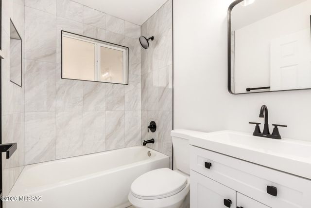 417 S Kenyon Drive, Tucson, AZ 85710