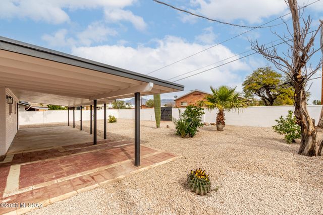 417 S Kenyon Drive, Tucson, AZ 85710