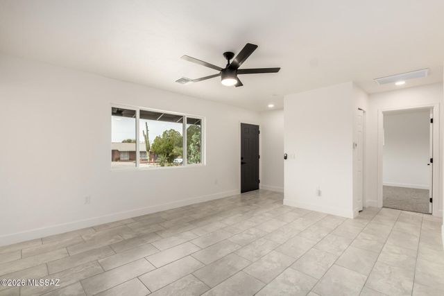 417 S Kenyon Drive, Tucson, AZ 85710