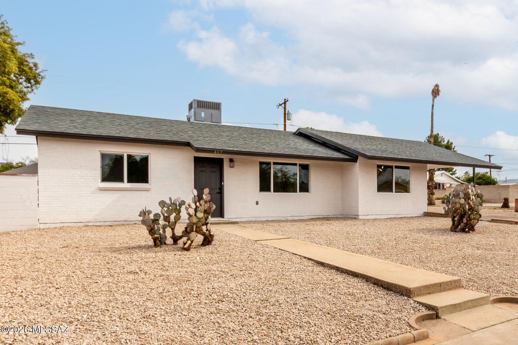 417 S Kenyon Drive, Tucson, AZ 85710