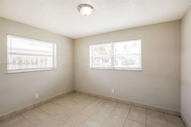 3333 NW 32nd Ct, Lauderdale Lakes, FL 33309