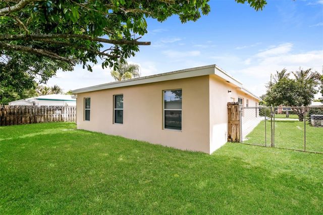 3333 NW 32nd Ct, Lauderdale Lakes, FL 33309