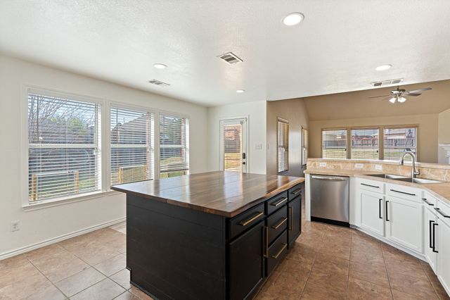 1405 Eagle Point, Royse City, TX 75189