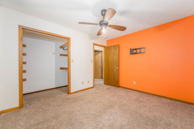 219 W 13th Ave, Winfield, KS 67156